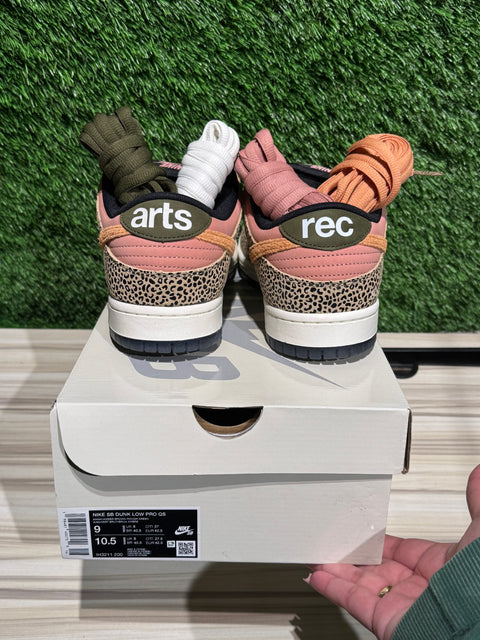 Nike SB Dunk Low Arts-Rec Sz 9