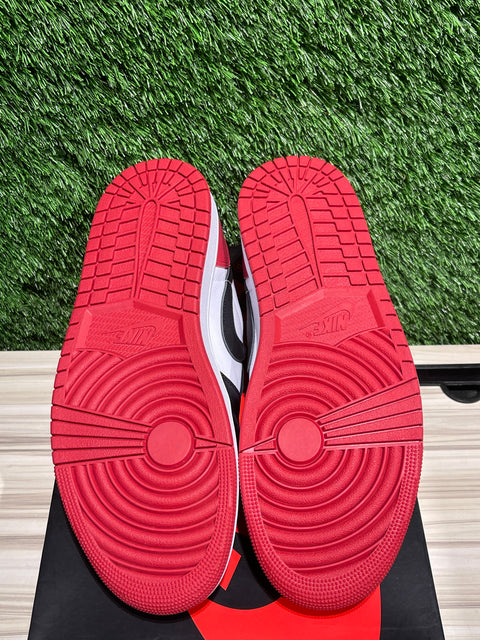 Jordan 1 Retro Low OG Black Toe (2023)