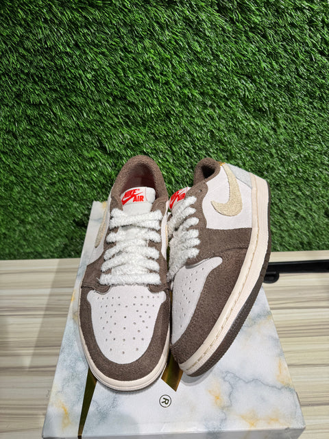 Jordan 1 Retro Low OG Year of the Rabbit Sz 8.5