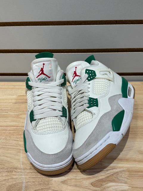 Jordan 4 Retro SB Pine Green Sz 5M