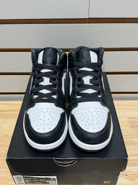 Jordan 1 Mid SE Panda Elephant (GS) Sz 4.5Y