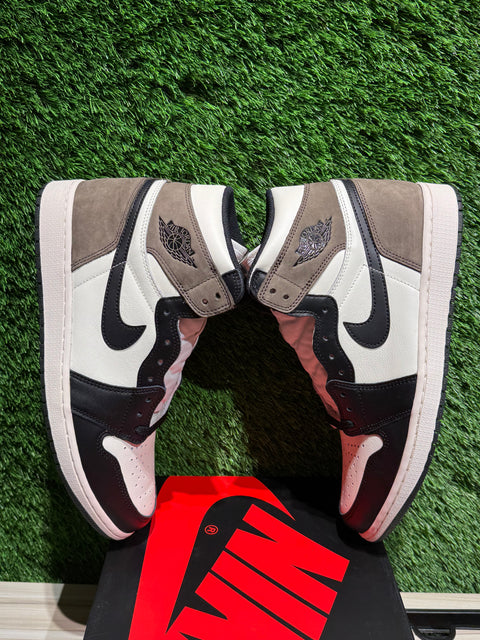 Jordan 1 Retro High Dark Mocha Sz 12M