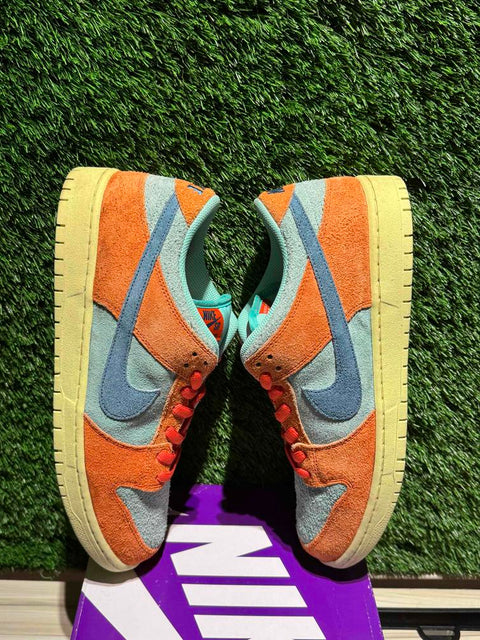Nike SB Dunk Low Orange Emerald Rise Sz 13M
