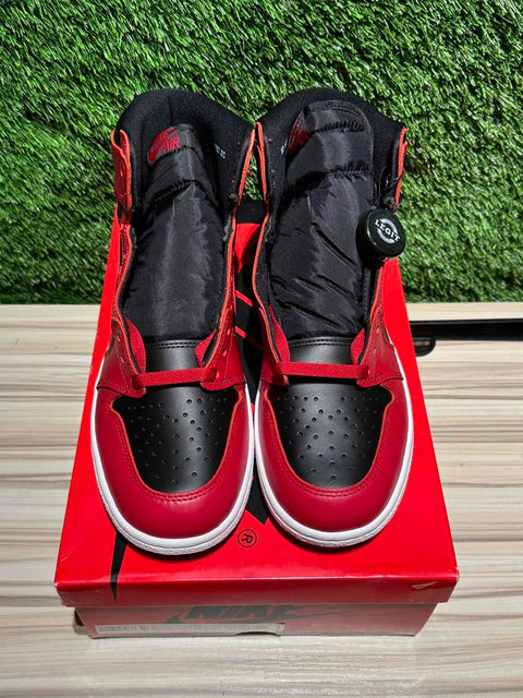 Jordan 1 Retro High '85 Varsity Red Sz 10..