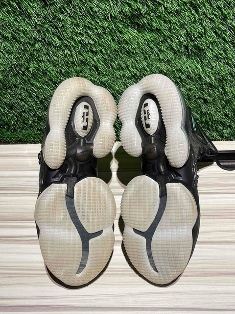 Nike LeBron 19 Black Anthracite Green Glow Sz 6.5M