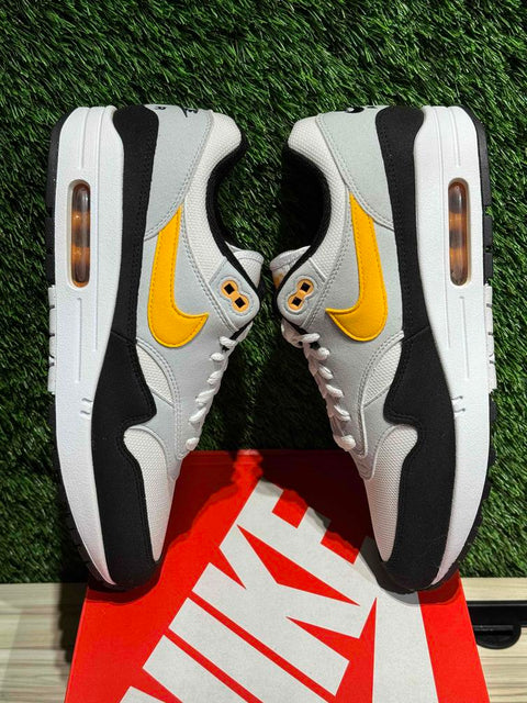 Nike Air Max 1 White University Gold Sz 9M