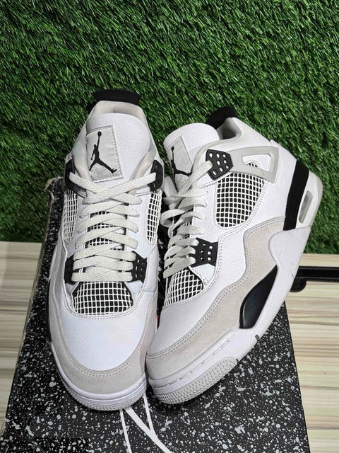 Jordan 4 Retro Military Black Sz 11.5.