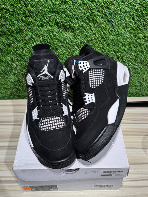 Jordan 4 Retro White Thunder Sz 8.5