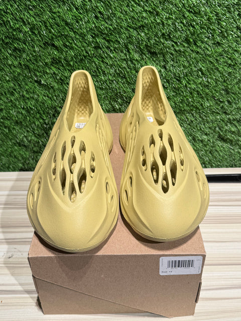 adidas Yeezy Foam RNNR Sulfur Sz 12M