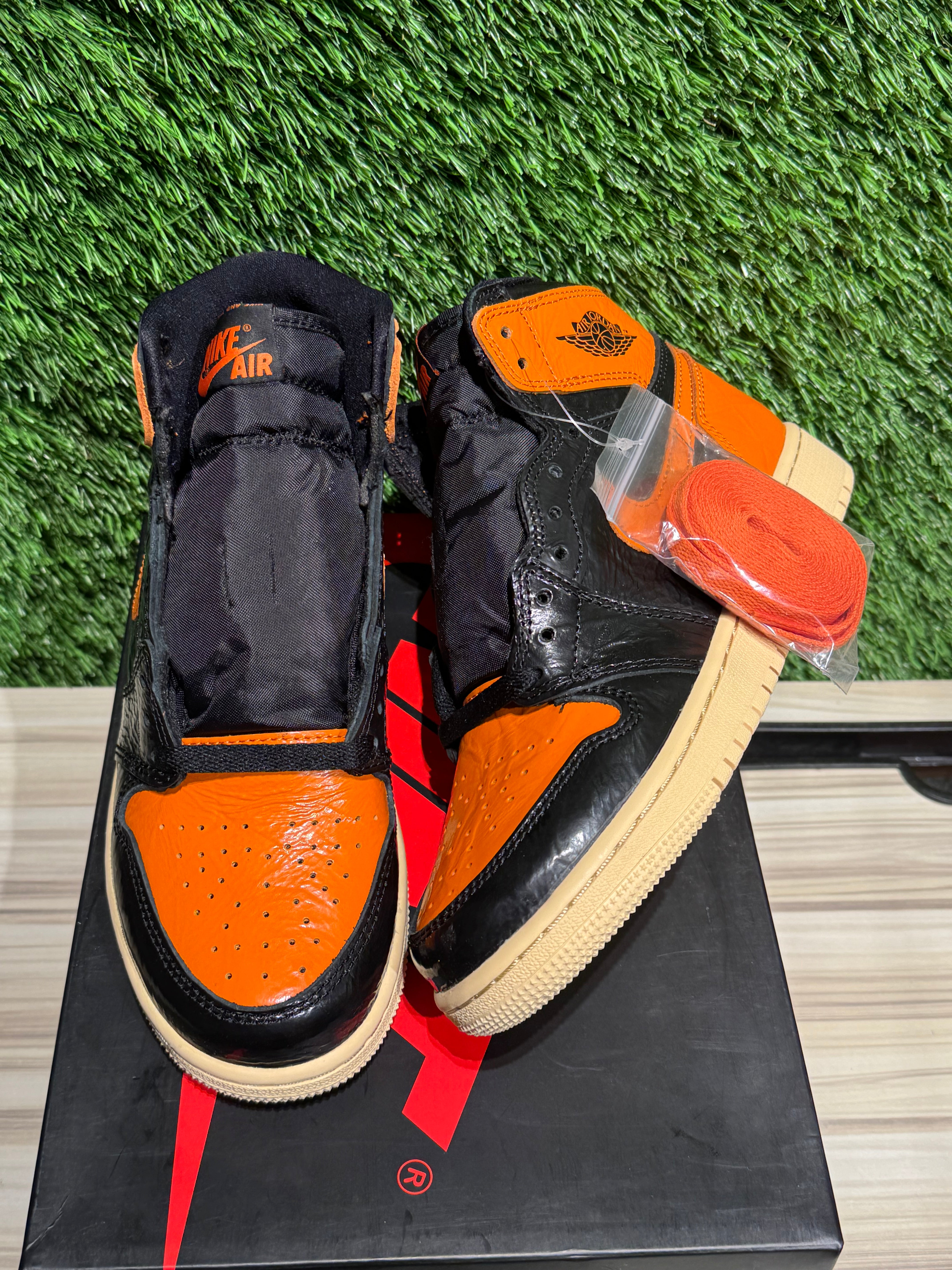 Jordan 1 Retro High Shattered Backboard 3.0 (GS) Sz 5Y – Sneak City