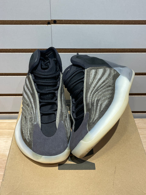 adidas Yeezy QNTM Barium Sz 9.5
