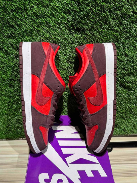 Nike SB Dunk Low Cherry Sz 11.5M
