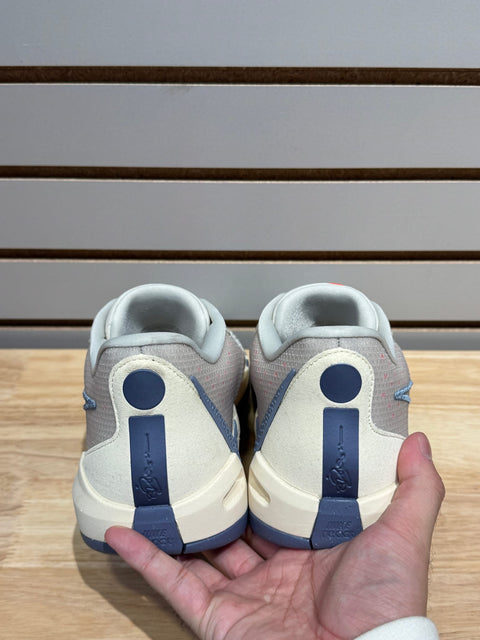 Nike Sabrina 1 Grounded (Women's) Sz 11M