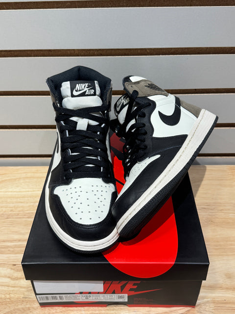 Jordan 1 Retro High Dark Mocha Sz 8.5M