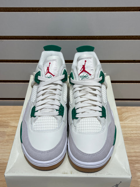 Jordan 4 Retro SB Pine Green Sz 8.5M