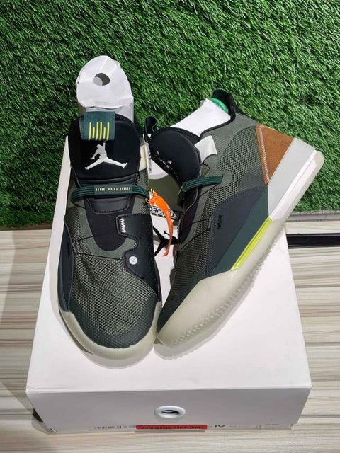 Jordan XXXIII Travis Scott Sz 10.5
