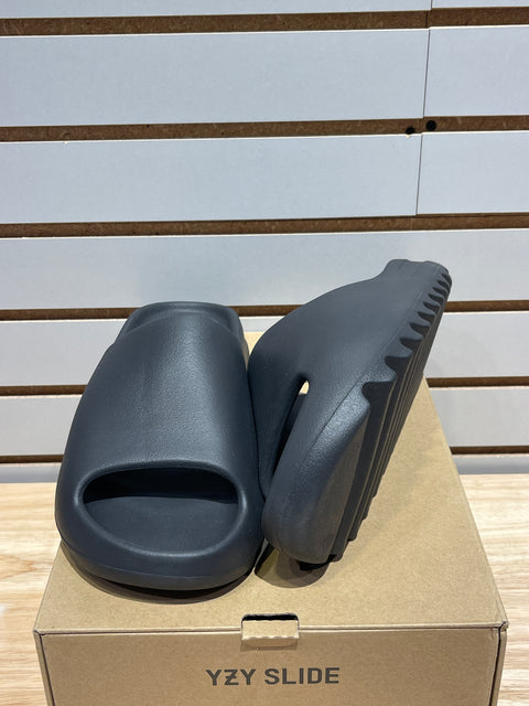 adidas Yeezy Slide Onyx Sz 11