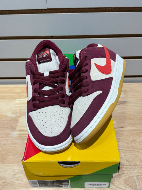 Nike SB Dunk Low Skate Like a Girl Sz 7