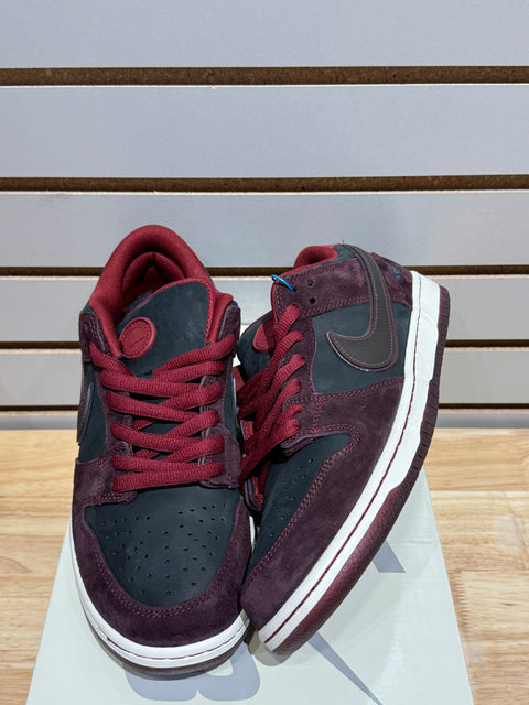 Nike SB Dunk Low Riot Skateshop Sz 11