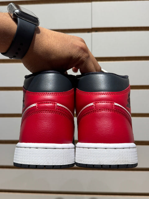 Jordan 1 Mid Gym Red Off Noir (Women's) Sz 6M