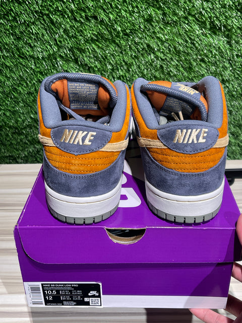 Nike SB Dunk Low Light Carbon Monarch Sz 10.5