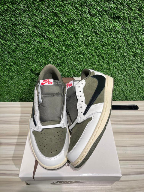 Jordan 1 Retro Low OG SP Travis Scott Medium Olive Sz 9