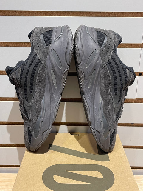 adidas Yeezy Boost 700 V2 Vanta