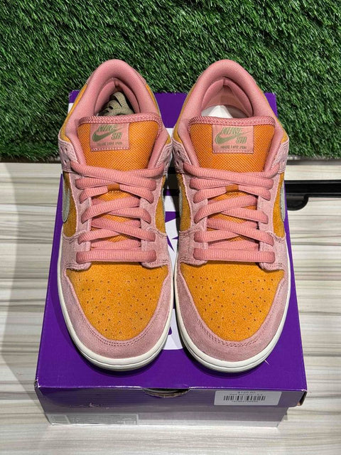 Nike SB Dunk Low Red Stardust Sz 9.5M