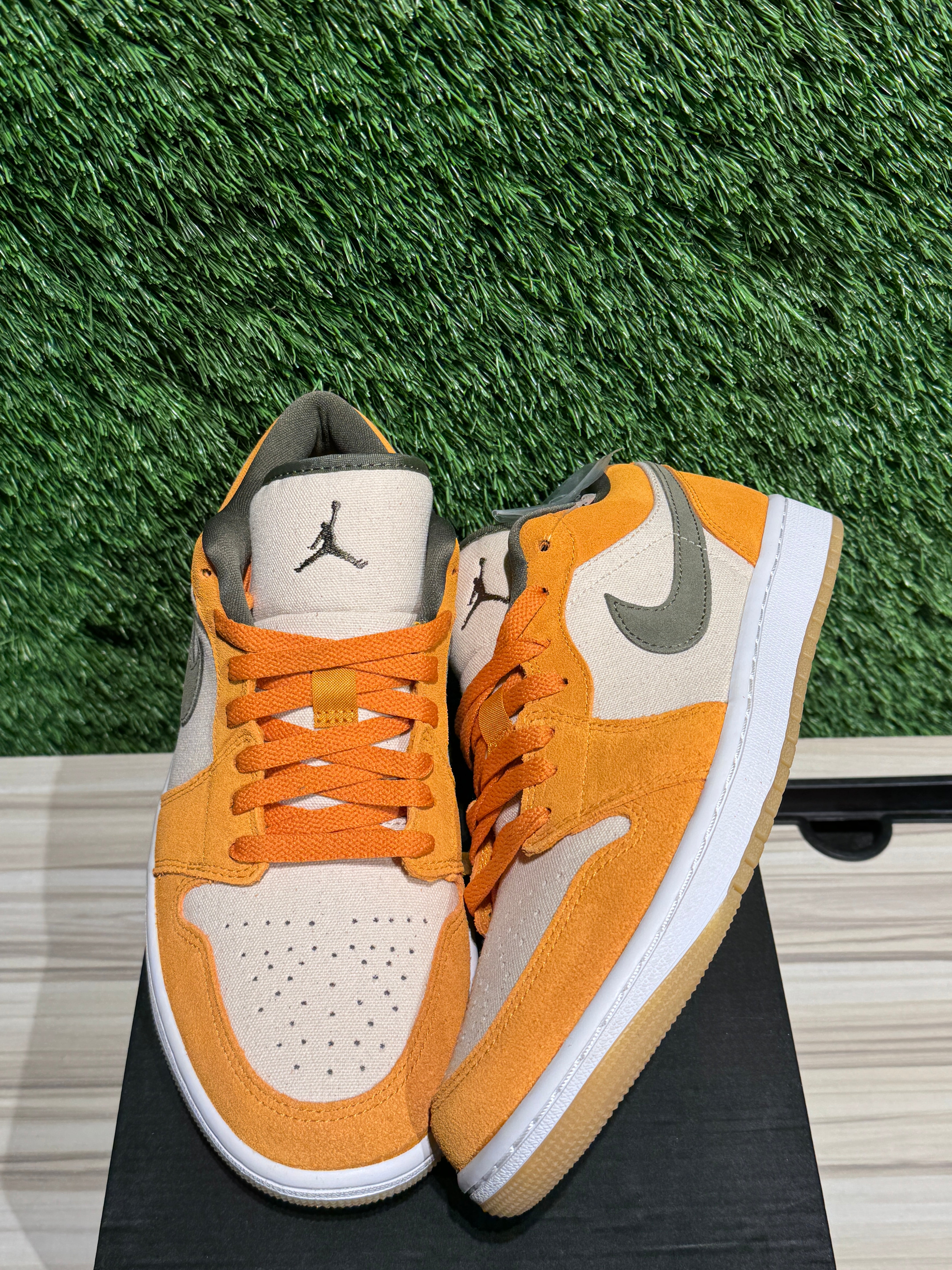 Jordan 1 Low SE Light Curry Sz 8.5 – Sneak City