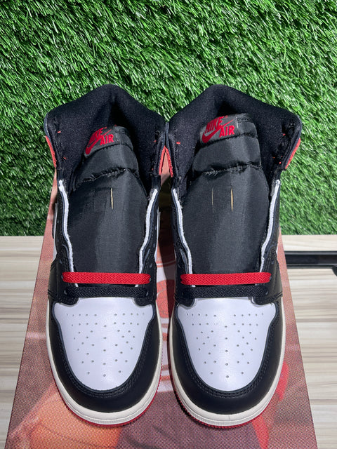 Jordan 1 Retro High OG Black Toe Reimagined (GS) Sz 6Y