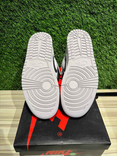 Jordan 1 Retro High OG Bleached Coral Sz 10M