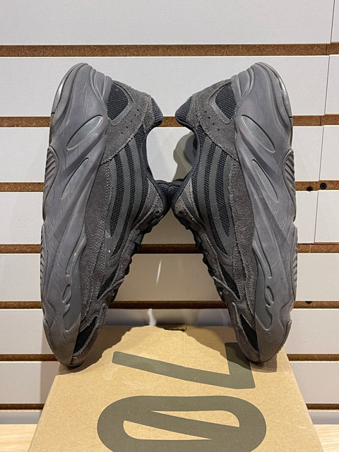 adidas Yeezy Boost 700 V2 Vanta