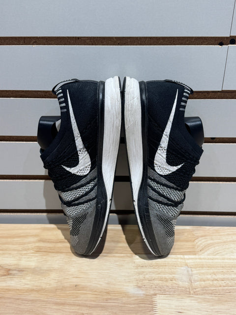 Nike Flyknit Trainer Oreo Sz 9.5