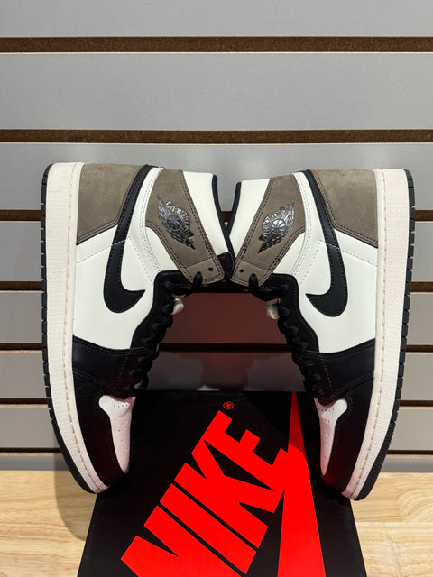 Jordan 1 Retro High Dark Mocha Sz 9.5