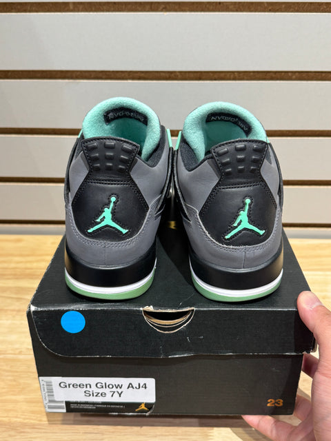 Jordan 4 Retro Green Glow (GS) Sz 7Y