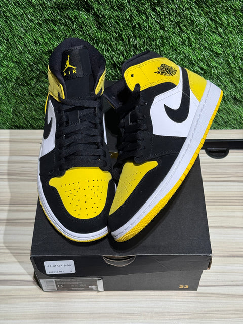 Jordan 1 Mid Yellow Toe Black Sz 8M
