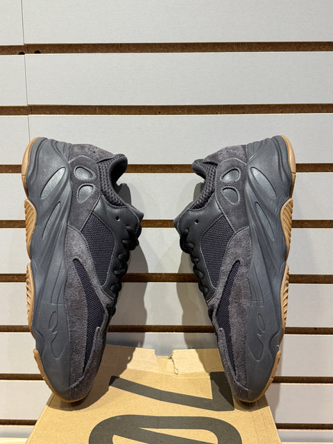 adidas Yeezy Boost 700 Utility Black Sz 11.5