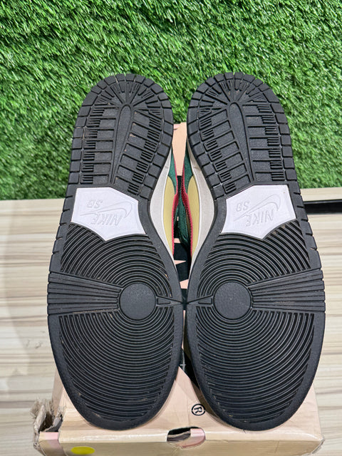 Nike Dunk Low SB Vegas Gold Sz 10.5M