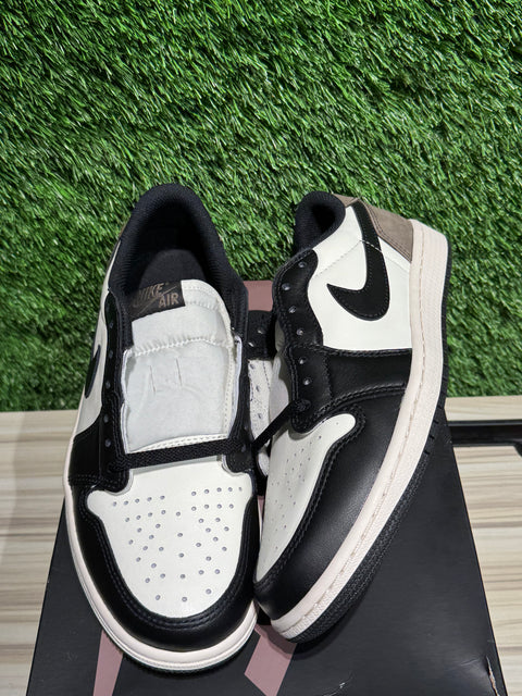 Jordan 1 Retro Low OG Mocha Sz 8