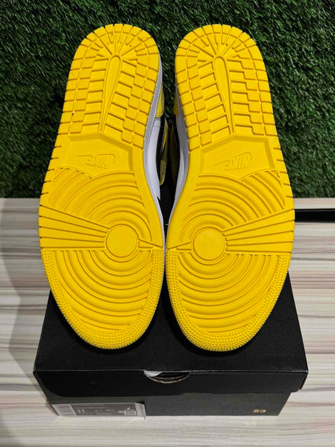 Jordan 1 Mid Yellow Toe Black Sz 11