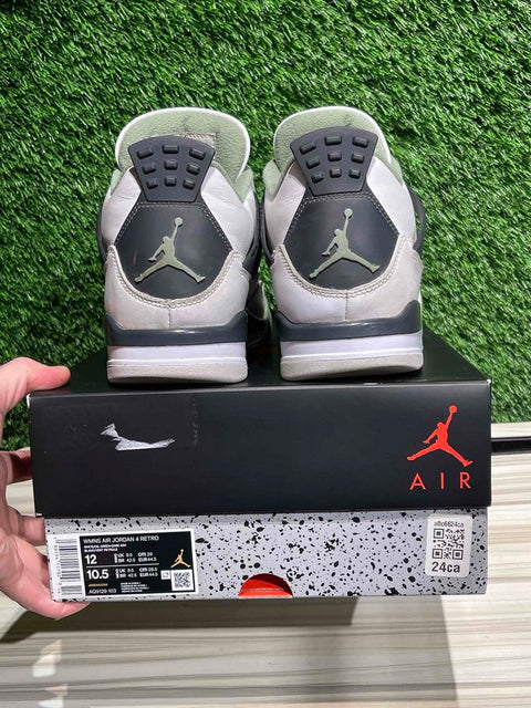 Jordan 4 Retro Seafoam (Women's) Sz 10.5M.
