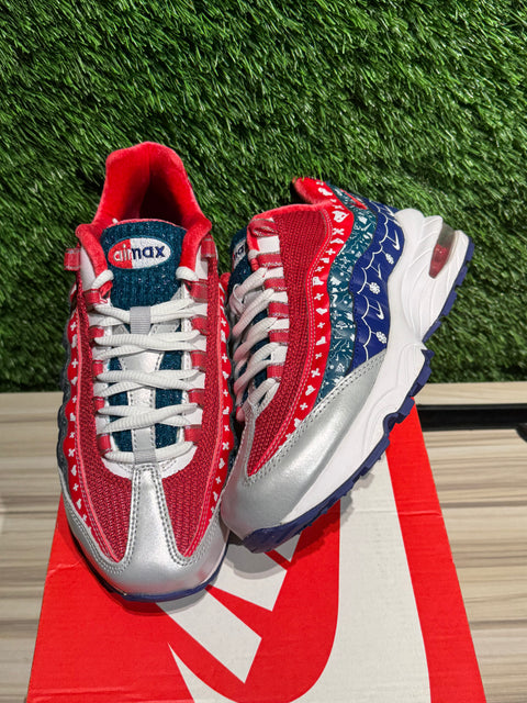 Nike Air Max 95 Christmas Sweater (GS) Sz 5.5Y