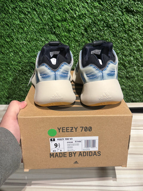 adidas Yeezy 700 V3 Kyanite Sz 9.5