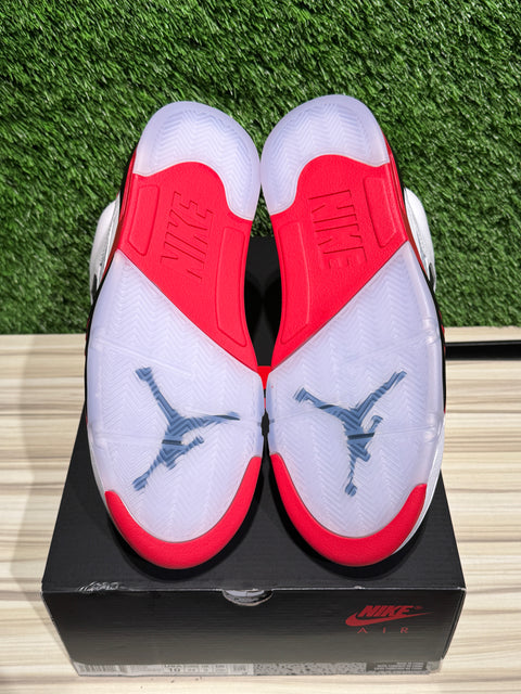 Jordan 5 Retro Fire Red Black Tongue (2025) Sz 10M