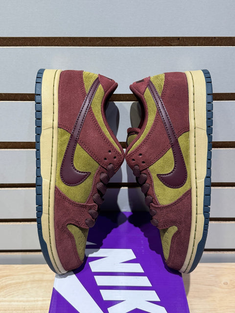 Nike SB Dunk Low Dark Team Red Olive Flak Sz 7