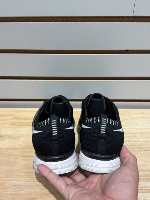 Nike Flyknit Trainer Oreo Sz 9.5