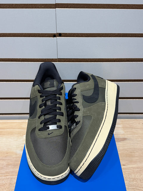Nike Air Force 1 Low SP Undefeated Ballistic Dunk vs. AF1 Sz 13