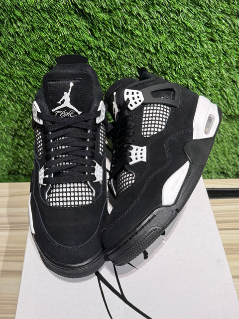 Jordan 4 Retro White Thunder Sz 10.5