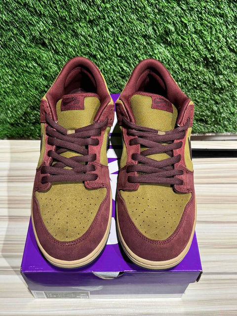 Nike SB Dunk Low Dark Team Red Olive Flak Sz 14M