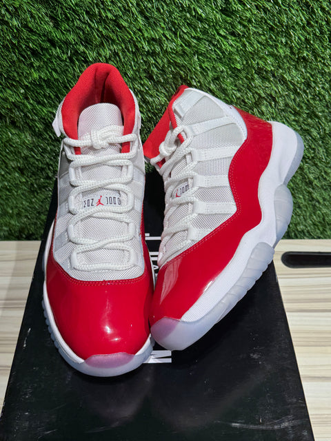 Jordan 11 Retro Cherry (2022) Sz 9M